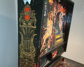 The Phantom Of The Opera Pinball Machine (1990) Manufactured By Data East. In BEAUTIFUL, working condition!