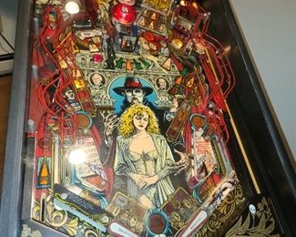 The Phantom Of The Opera Pinball Machine (1990) Manufactured By Data East. In BEAUTIFUL, working condition!