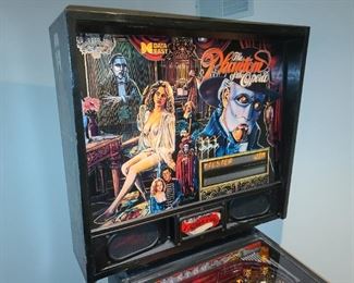 The Phantom Of The Opera Pinball Machine (1990) Manufactured By Data East. In BEAUTIFUL, working condition!