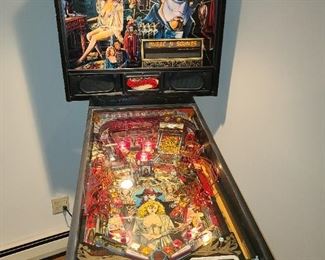 The Phantom Of The Opera Pinball Machine (1990) Manufactured By Data East. In BEAUTIFUL, working condition!