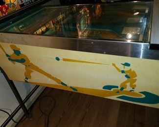 Home Run Pinball Machine (1972) Manufactured By Chicago Coin. In BEAUTIFUL, working condition!
