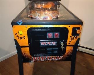 Space Jam Pinball Machine (1996) Manufactured By Sega Pinball, Inc. In BEAUTIFUL, working condition!