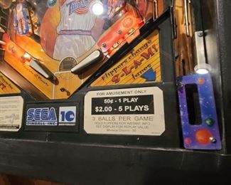 Space Jam Pinball Machine (1996) Manufactured By Sega Pinball, Inc. In BEAUTIFUL, working condition!