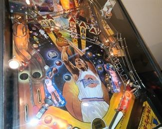 Space Jam Pinball Machine (1996) Manufactured By Sega Pinball, Inc. In BEAUTIFUL, working condition!