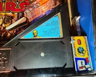 Star Wars Pinball Machine (1992) Manufactured By Data East. In BEAUTIFUL, working condition with original Darth Vader topper!