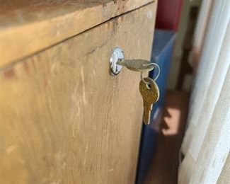 Antique Marvel's Pop-Up Baseball Coin-Op Machine - With Key!