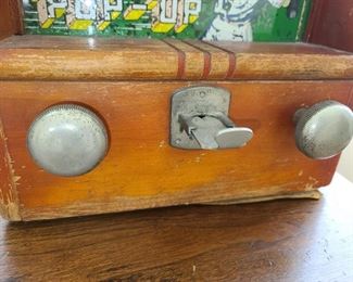 Antique Marvel's Pop-Up Baseball Coin-Op Machine - With Key!
