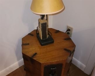 Wooden End Table W. Mini Lamp
