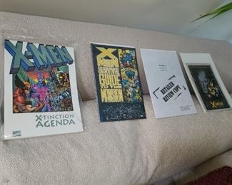 Comic Books & Graphic Novels