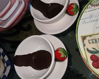 Dept.56 Chocolate Strawberry Bowl Set