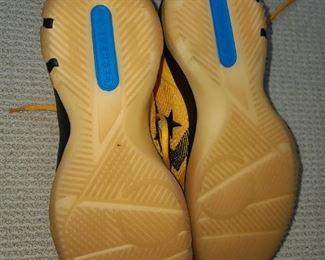 Brand New Black & Yellow Converse Shoes W/ Bee Print