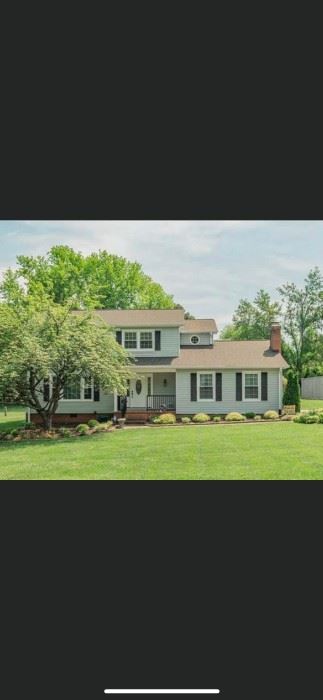 4 Bedroom Home full of furniture and collectables.