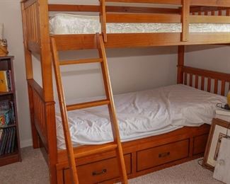 Solid wood bunk bed set