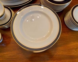 Pickard China "Washington" service: 14 pc. 10 3/4" plates, 13 pc. 8 1/2" plates, 14 pc. 6 1/2" plates, 8 cups & saucers, 9 1/2" serving bowl, 15 1/4" platter
