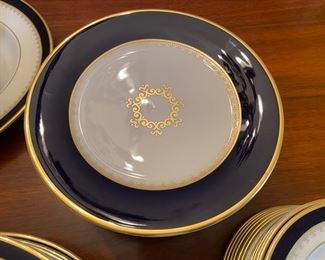 Pickard China "Washington" service: 14 pc. 10 3/4" plates, 13 pc. 8 1/2" plates, 14 pc. 6 1/2" plates, 8 cups & saucers, 9 1/2" serving bowl, 15 1/4" platter