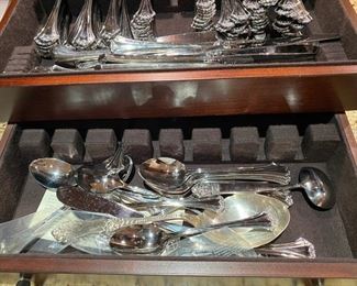 Reed & Barton stainless flatware “Country French”  22 place settings 118 pc. $1200.00