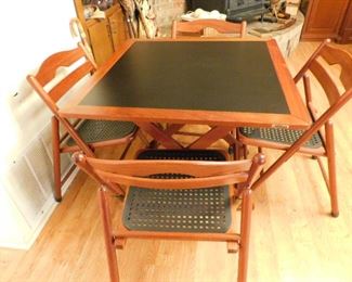folding game table & chairs
