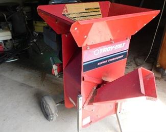 Troy-Bilt super tomahawk chipper/shredder