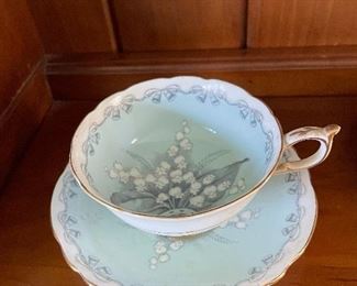 Paragon by Appointment ’For the Bride’ 
Queen Mary teacup & saucer 