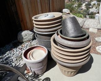 Composition AND clay garden pots
