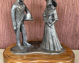 1985 Dressed Up Man And Woman By Michael Ricker Pewter Figurine 