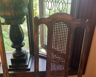 leaded glass is available