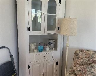 Sweet White Country Corner Cabinet