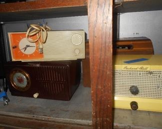 Working and non working vintage and antique radios