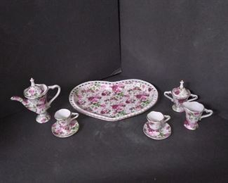 Child's tea set