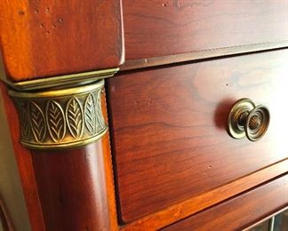 Details on China Cabinet