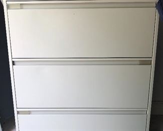 Globe 3 drawer lateral filing cabinet - great condition