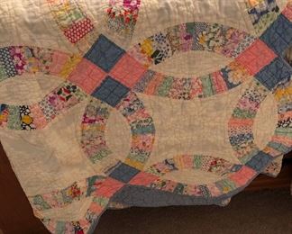 Full size hand quilted double wedding ring quilt