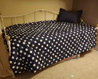 Trundle Bed And Bedding