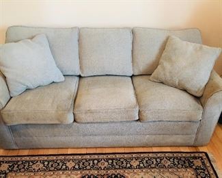 Craftmark sleeper sofa, good condition but needs to be cleaned $50