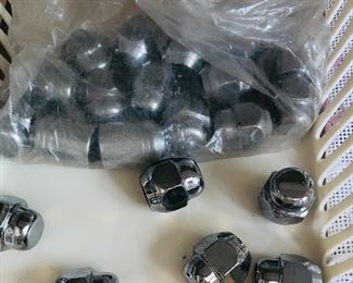 Lug nut set $5