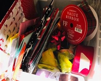 Holiday wrapping bundle $7