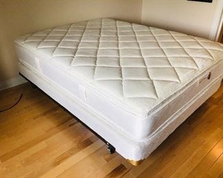 Phillip Klingman Collection Supreme Queen bed in very good condition! $200