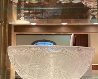 Lalique Finch "Pinsons Bird" 9.5" centerpiece bowl