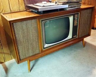 RCA Victor New Vista 22" Console Television With Built In Turn Table, And Living Stereo, 33.5" x 61" x 19"