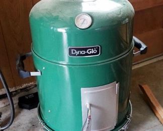 Dyna-Glo Compact Vertical Charcoal Smoker And Grill, Model DGVS390GC-D