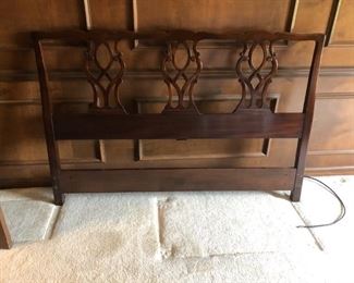 QUEEN SIZE HEAD BOARD