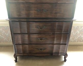 CHEST OF DRAWERS