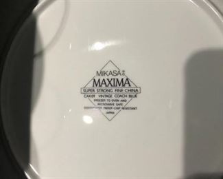 HALLMARK OF PLATE CAR CHARGERS