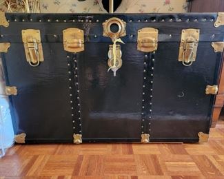 XL Trunk WITH KEY!!!!! In PERFECT condition!