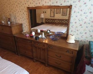 Drexel Bedroom set in PERFECT condition!