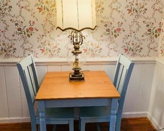 SMALL DINING TABLE WITH 2 CHAIRS