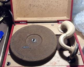 Portable vintage phonograph