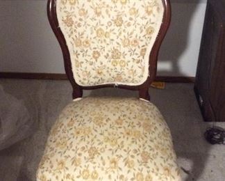 Another vintage chair in excellent condition