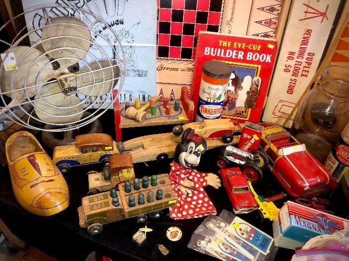 ESTATE CHIC’S Sale in Tallgrass in Wichita, KS starts on 5/25/2022