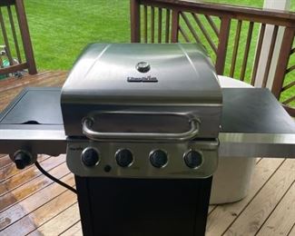 Like new CharBroil gas grill